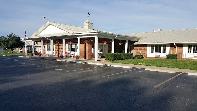 WARRENSBURG MANOR CARE CENTER nursing home in WARRENSBURG, MO - Photo 2 of 3