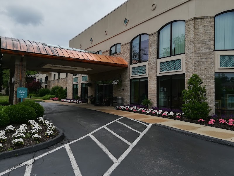 DELMAR GARDENS OF MERAMEC VALLEY nursing home in FENTON, MO - Photo 4 of 10