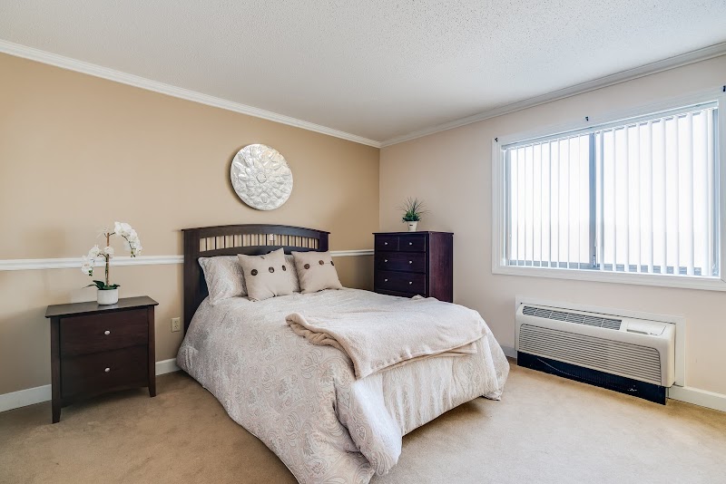 STONEBRIDGE OAK TREE nursing home in JEFFERSON CITY, MO - Photo 2 of 5