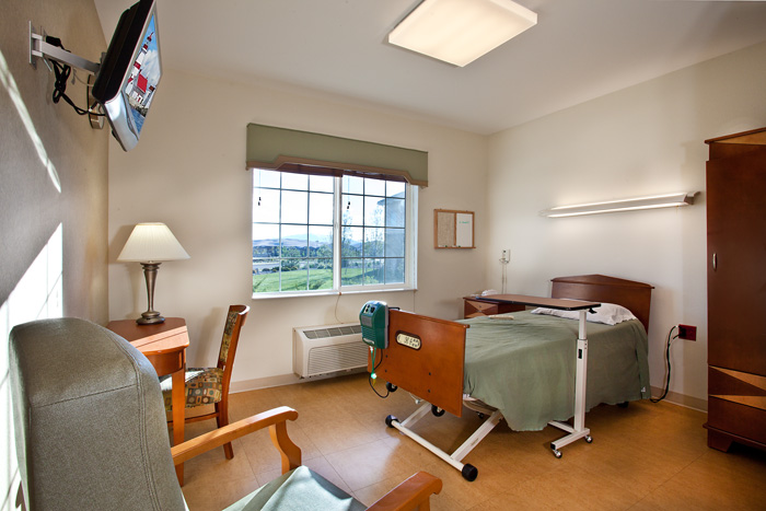 WINGFIELD SKILLED NURSING AND REHABILITATION CENTE nursing home in SPARKS, NV - Photo 4 of 5
