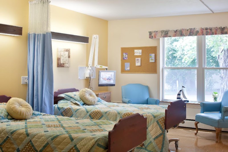 OCEANSIDE SKILLED NURSING AND REHABILITATION nursing home in HAMPTON, NH - Photo 3 of 5