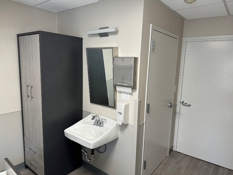 ELIZABETH NURSING AND REHAB nursing home in ELIZABETH, NJ - Photo 4 of 10