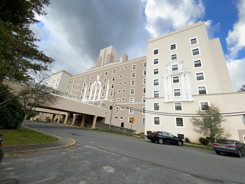 CRYSTAL LAKE HEALTHCARE AND REHABILITATION nursing home in BAYVILLE, NJ - Photo 2 of 5