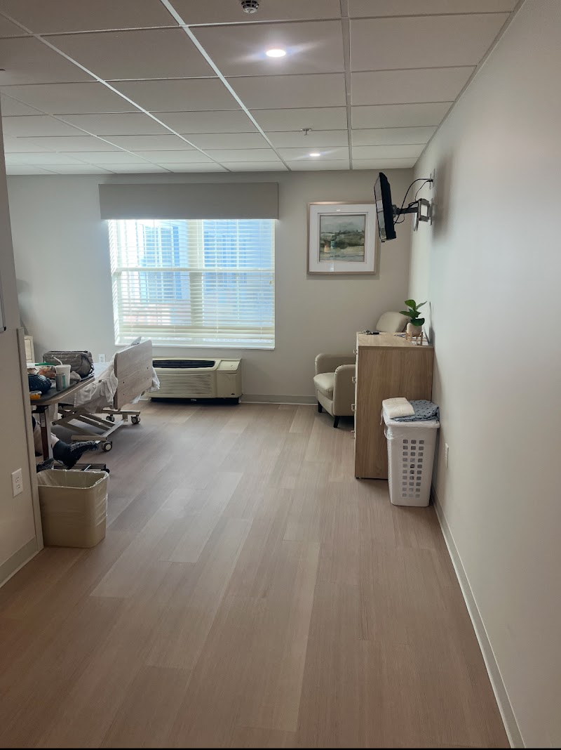 COMPLETE CARE AT SHREWSBURY LLC nursing home in SHREWSBURY, NJ - Photo 2 of 4