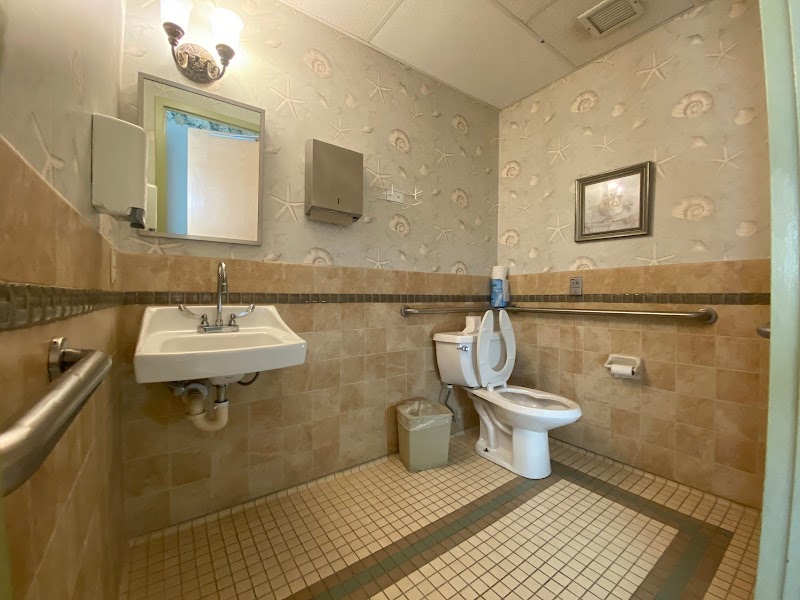 GATEWAY CARE CENTER nursing home in EATONTOWN, NJ - Photo 5 of 10