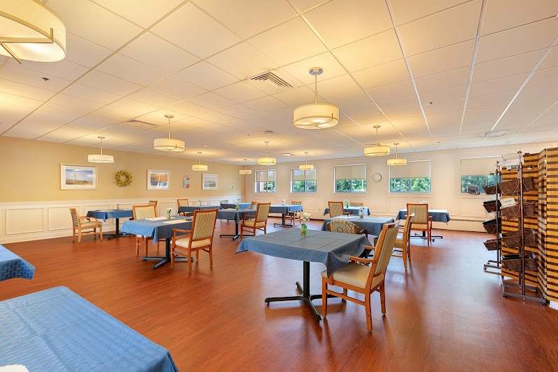 COMPLETE CARE AT BAYSHORE LLC nursing home in HOLMDEL, NJ - Photo 3 of 10