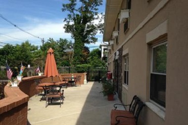 COMPLETE CARE AT MONMOUTH, LLC nursing home in LONG BRANCH, NJ - Photo 3 of 5