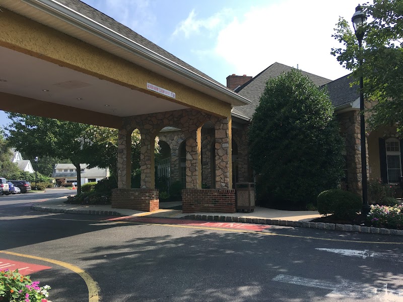 CAREONE AT MOORESTOWN nursing home in MOORESTOWN, NJ - Photo 4 of 10