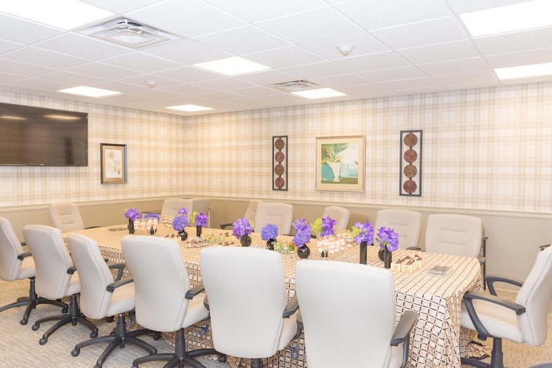 SOMERSET WOODS REHABILITATION & NURSING CENTER nursing home in SOMERSET, NJ - Photo 3 of 5