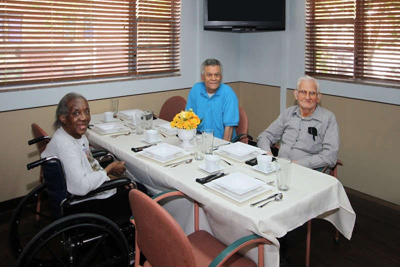 UNIVERSITY CENTER FOR REHABILITATION AND NURSING nursing home in BRONX, NY - Photo 4 of 10