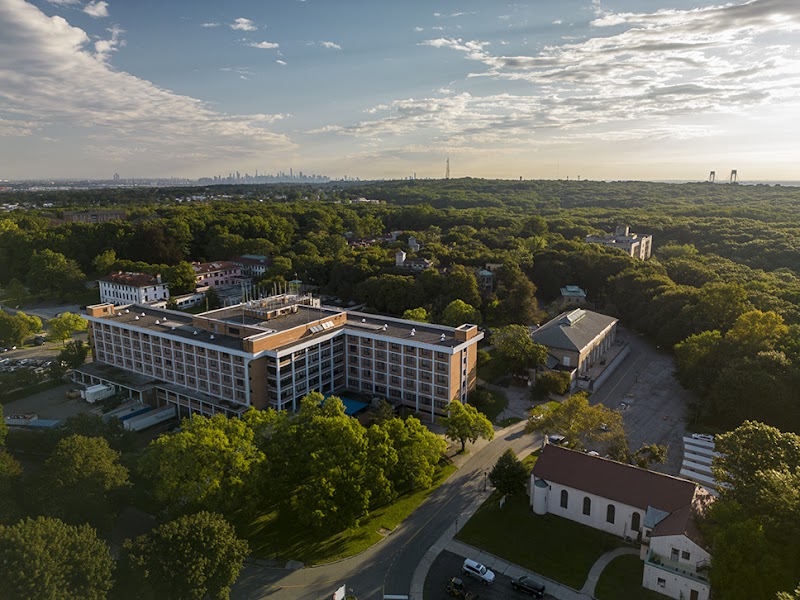 SEA VIEW HOSPITAL REHABILITATION CENTER AND HOME nursing home in STATEN ISLAND, NY - Photo 2 of 10