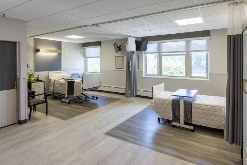 DUMONT CENTER FOR REHABILITATION AND NURSING CARE nursing home in NEW ROCHELLE, NY - Photo 3 of 10