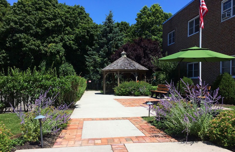 SAN SIMEON BY THE SOUND CENTER FOR NURSING & REHAB nursing home in GREENPORT, NY - Photo 4 of 5