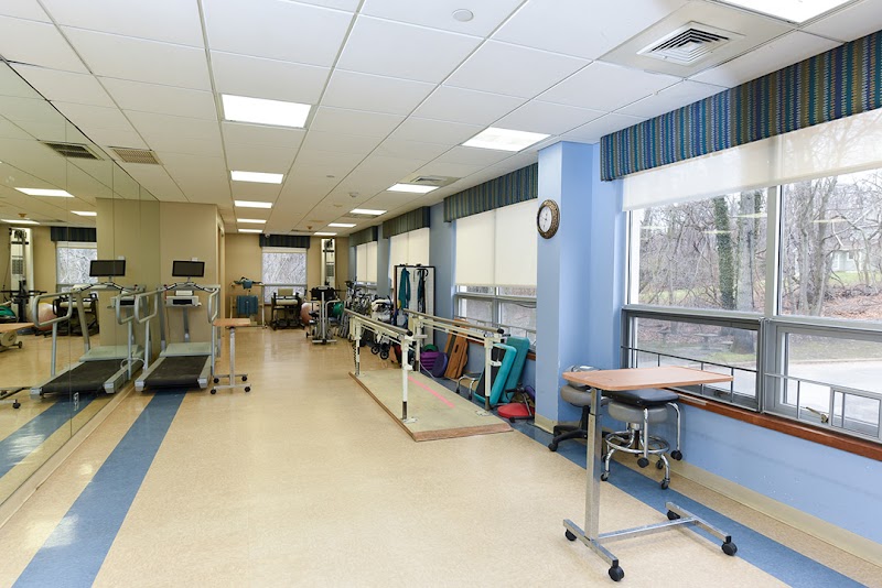 WATERS EDGE AT PORT JEFFERSON FOR REHAB AND NRSG nursing home in PORT JEFFERSON, NY - Photo 2 of 5