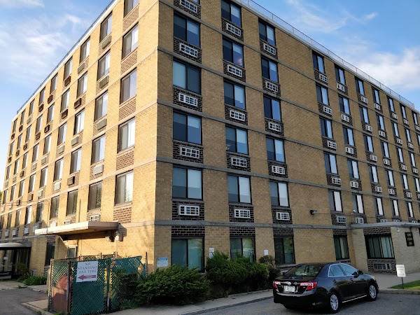 CENTRAL QUEENS REHAB & NURSING CENTER nursing home in MASPETH, NY - Photo 1 of 5