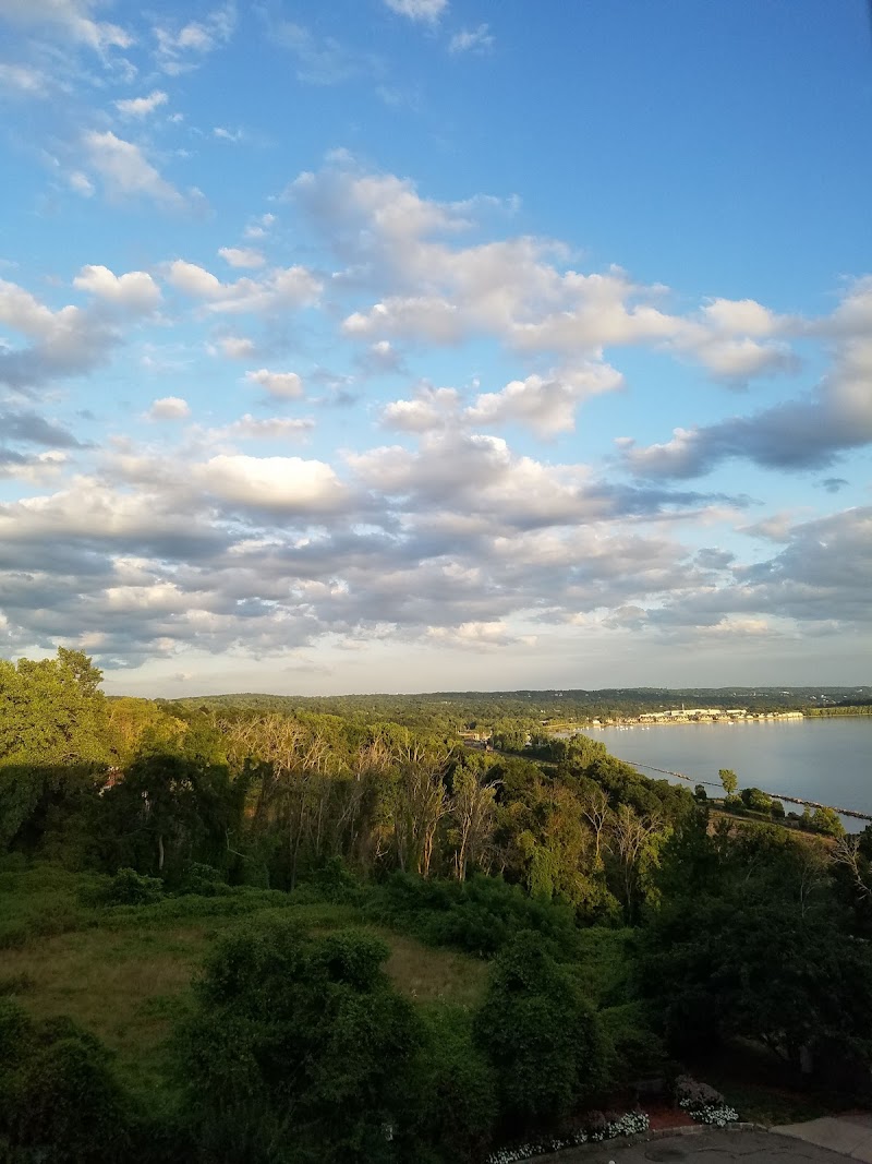 SKY VIEW REHABILITATION & HEALTH CARE CENTER L L C nursing home in CROTON ON HUDSON, NY - Photo 2 of 10