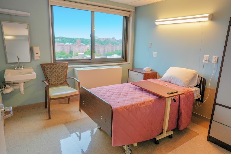 FORDHAM NURSING AND REHABILITATION CENTER nursing home in BRONX, NY - Photo 4 of 10
