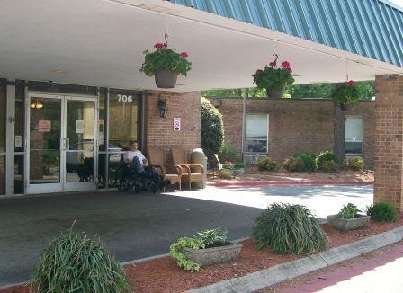Pine Ridge Health and Rehabilitation Center nursing home in Thomasville, NC - Photo 2 of 3