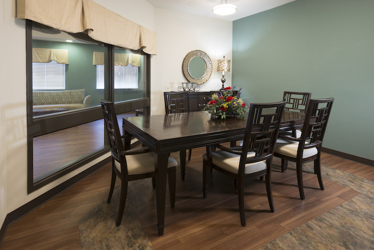 Emerald Health & Rehab Center nursing home in Lillington, NC - Photo 4 of 5