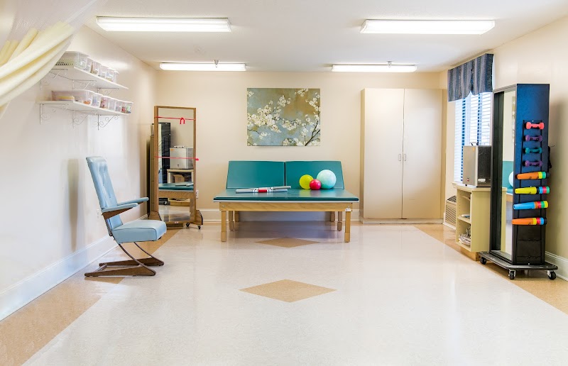 Five Oaks Rehabilitation and Care Center nursing home in Concord, NC - Photo 2 of 5