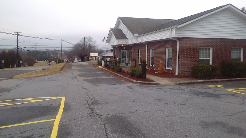 Magnolia Lane Nursing and Rehabilitation Center nursing home in Morganton, NC - Photo 3 of 5