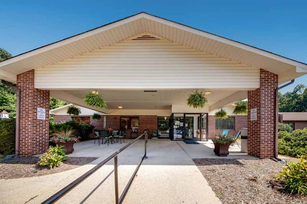 Eden Rehabilitation and Healthcare Center nursing home in Eden, NC - Photo 1 of 10