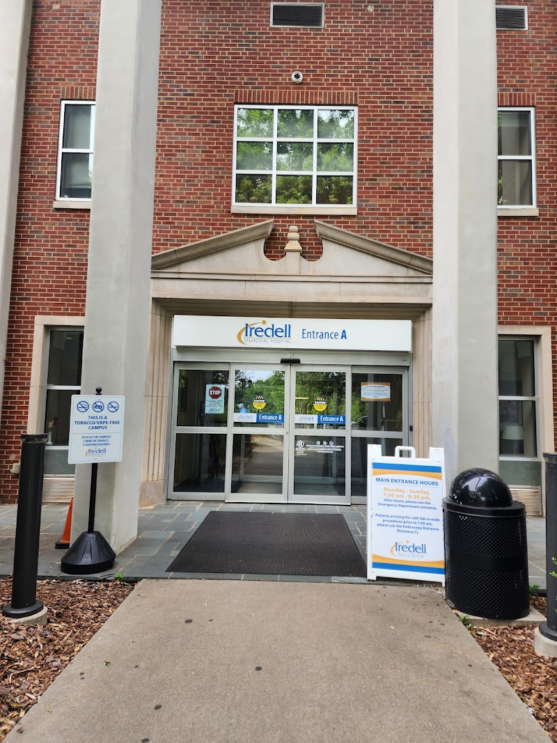 IREDELL MEMORIAL HOSPITAL INC nursing home in STATESVILLE, NC - Photo 5 of 10