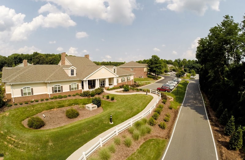 Piedmont Crossing nursing home in Thomasville, NC - Photo 2 of 10