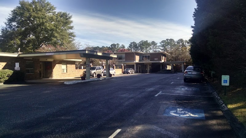 Highland House Rehabilitation and Healthcare nursing home in Fayetteville, NC - Photo 3 of 5