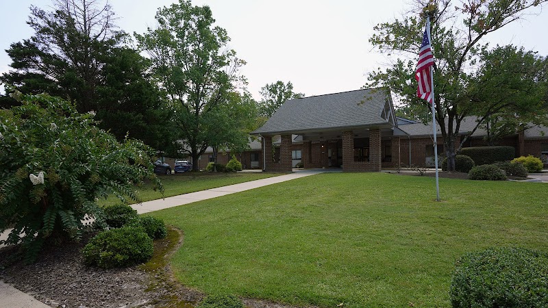 Pinehurst Healthcare & Rehabilitation Center nursing home in Pinehurst, NC - Photo 2 of 5