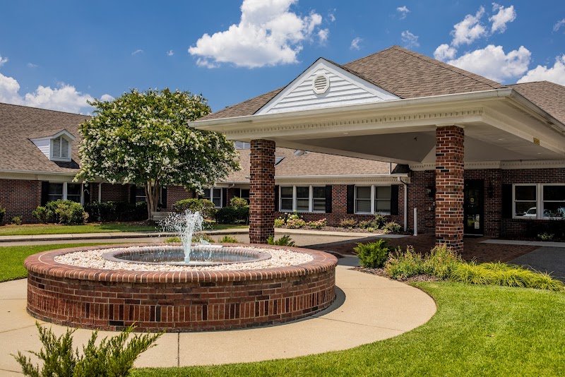Village Green Health and Rehabilitation nursing home in Fayetteville, NC - Photo 2 of 10