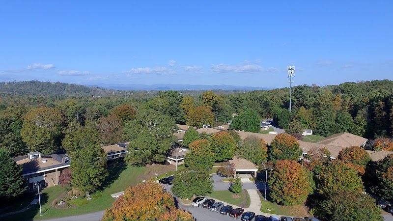River Bend Health and Rehabilitation nursing home in Asheville, NC - Photo 3 of 5