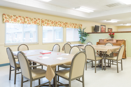 WILMINGTON NURSING & REHAB nursing home in WILMINGTON, OH - Photo 3 of 10