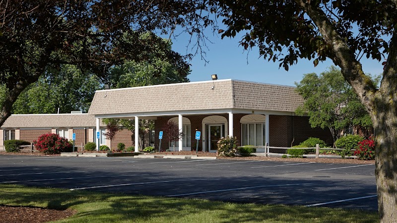 ARBORS AT OREGON nursing home in OREGON, OH - Photo 2 of 5