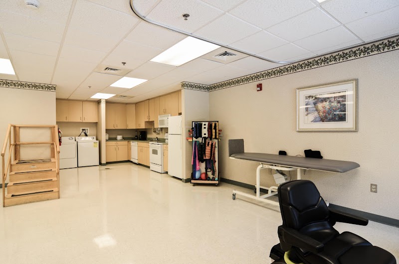 ROLLING HILLS REHAB AND CARE CTR nursing home in BRIDGEPORT, OH - Photo 2 of 5