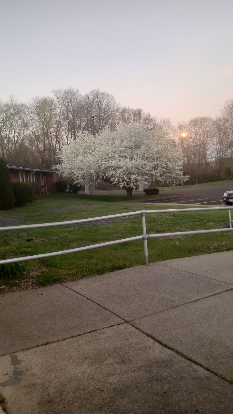EDGEWOOD MANOR OF LUCASVILLE I nursing home in LUCASVILLE, OH - Photo 2 of 5