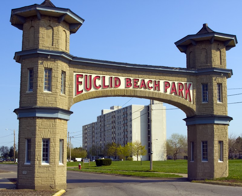 GARDENS OF EUCLID BEACH nursing home in CLEVELAND, OH - Photo 2 of 3