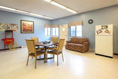 WILLOWS HEALTH AND REHAB CTR nursing home in EUCLID, OH - Photo 2 of 10