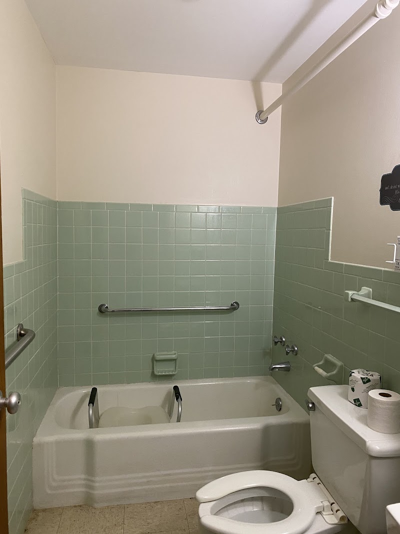 CENTERVILLE HEALTH AND REHAB nursing home in DAYTON, OH - Photo 4 of 5