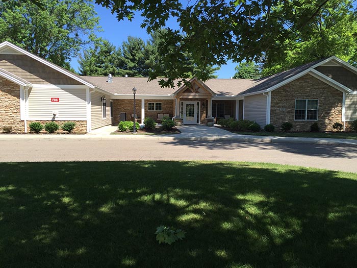 HENNIS CARE CENTRE OF DOVER nursing home in DOVER, OH - Photo 2 of 4