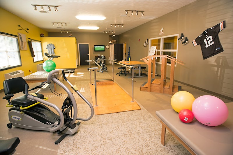 THE PINES HEALTHCARE CENTER nursing home in CANTON, OH - Photo 4 of 7