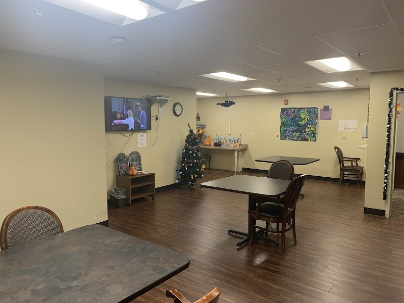 CRESTMONT NORTH NURSING HOME nursing home in LAKEWOOD, OH - Photo 2 of 9