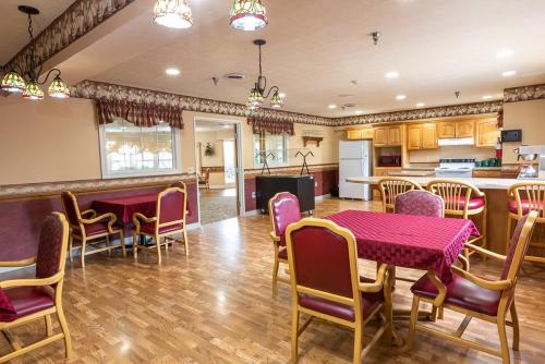 RIVERSIDE LANDING NURSING AND REHABILITATION nursing home in MCCONNELSVILLE, OH - Photo 3 of 5