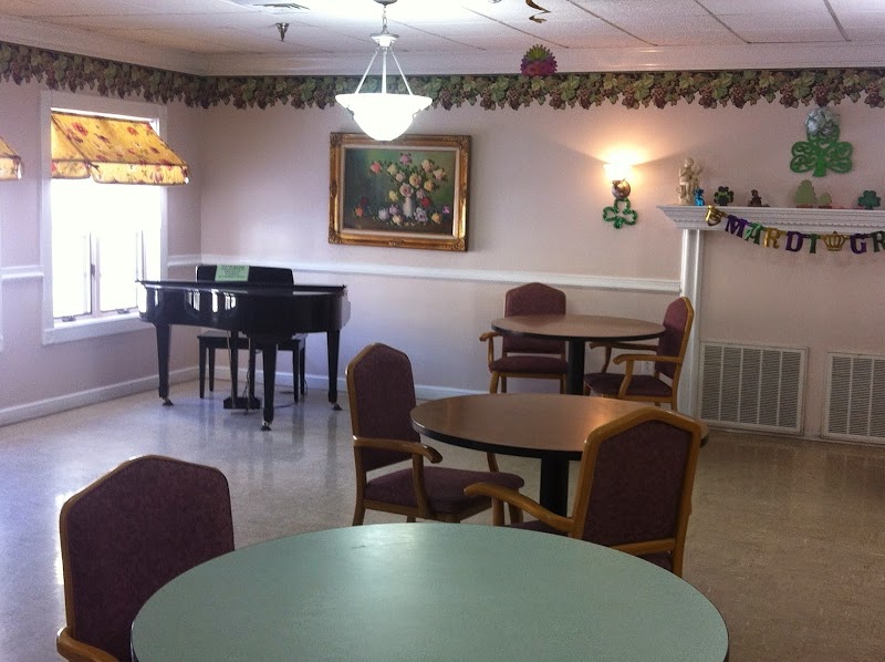 STEUBENVILLE COUNTRY CLUB MANOR nursing home in STEUBENVILLE, OH - Photo 2 of 5