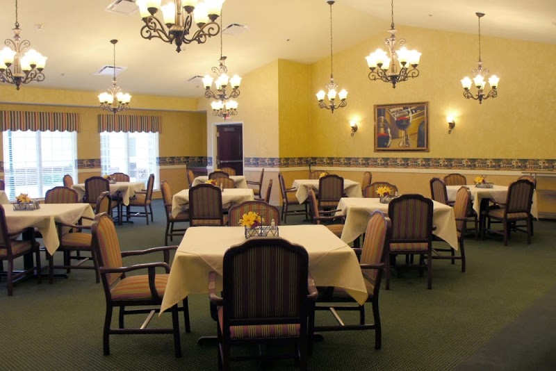 LAKES OF MONCLOVA HEALTH CAMPUS THE nursing home in MAUMEE, OH - Photo 3 of 10