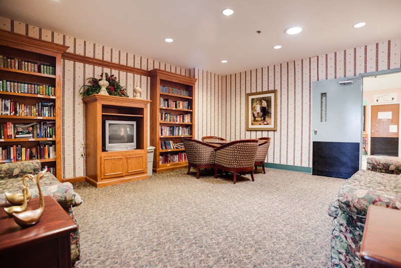 GRACE SKILLED NURSING AND THERAPY JENKS nursing home in JENKS, OK - Photo 4 of 5