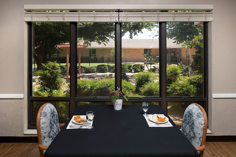 BRADFORD VILLAGE HEALTHCARE CENTER nursing home in EDMOND, OK - Photo 2 of 9
