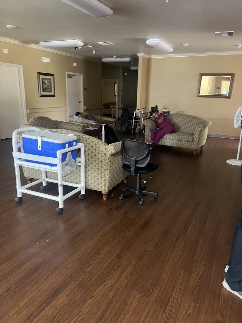 SIENNA EXTENDED CARE & REHAB nursing home in MIDWEST CITY, OK - Photo 2 of 4