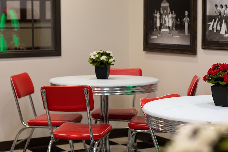MCMAHON-TOMLINSON NURSING CENTER nursing home in LAWTON, OK - Photo 2 of 5