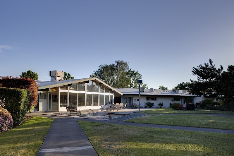 AVAMERE HEALTH SERVICES OF ROGUE VALLEY nursing home in MEDFORD, OR - Photo 3 of 5